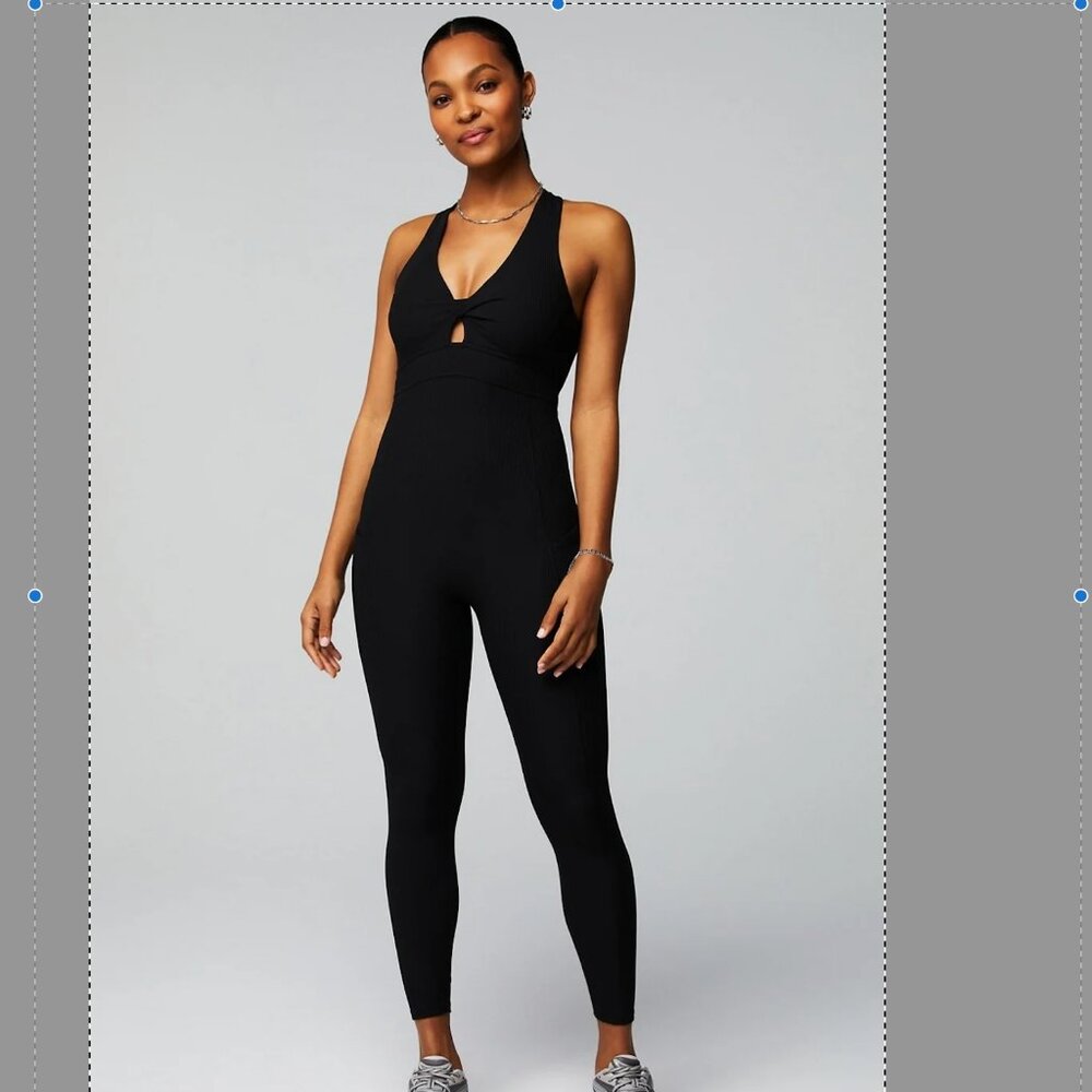 NWT! Fabletics Oasis Twist Front 7/8 Jumpsuit with pockets! Size M